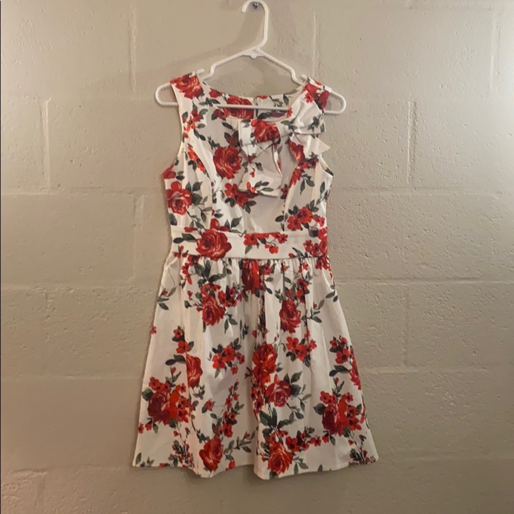 Cute retro flower mini dress size M